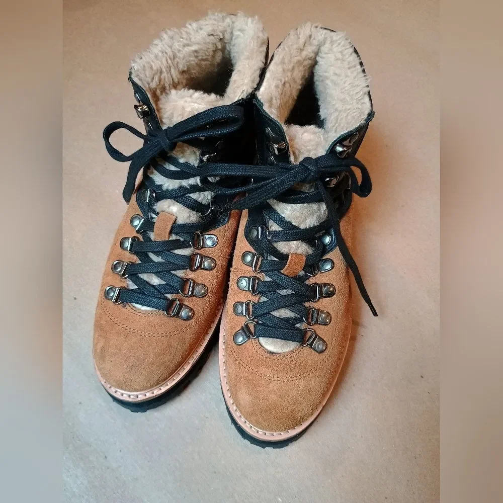 Urban Outfitters Sz 8 Bailey Sherpa Lined Hiking Boots Bootie Tan Suede Womens